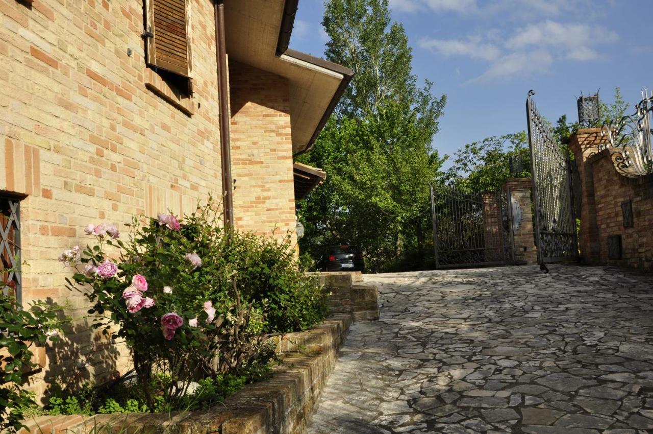 Luci Sui Monti Bed and Breakfast Sarnano Buitenkant foto