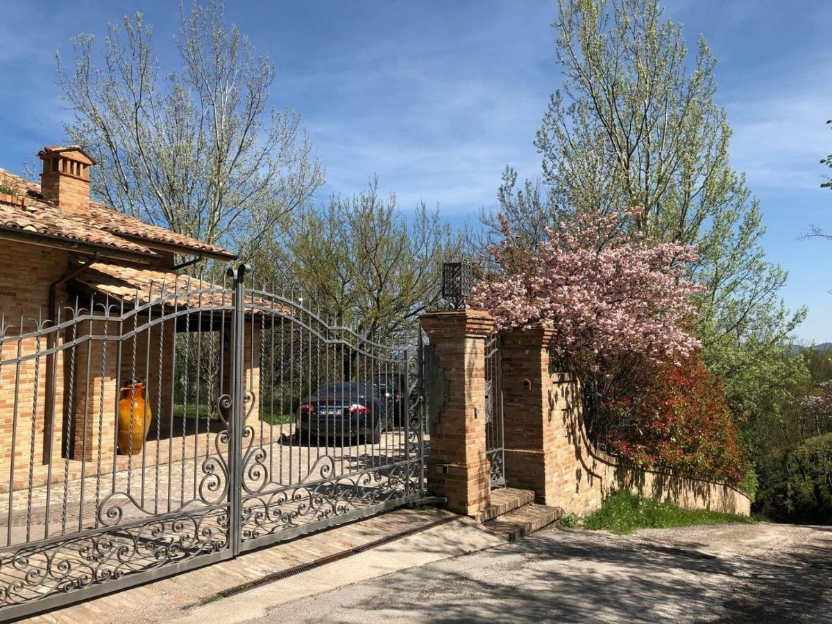 Luci Sui Monti Bed and Breakfast Sarnano Buitenkant foto