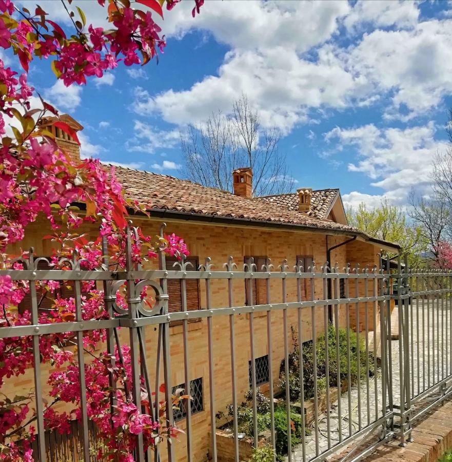 Luci Sui Monti Bed and Breakfast Sarnano Buitenkant foto